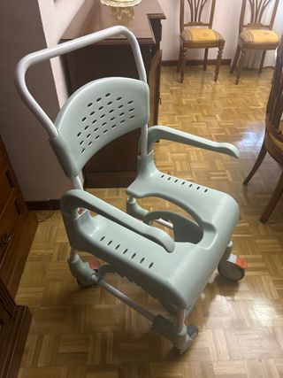 Silla ruedas aseo