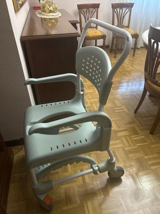 Silla ruedas aseo