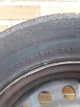 Rueda nueva y llanta 205 65 r15