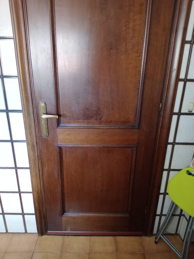 Puerta interior madera maciza