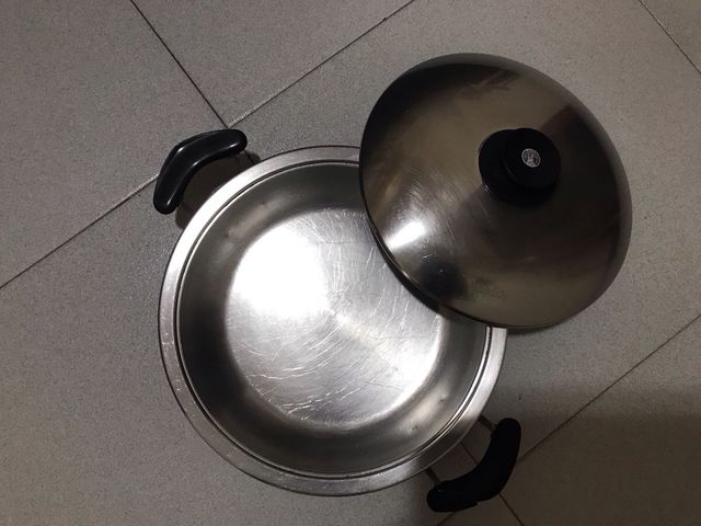 Olla baja de AMC. 32/23...cm