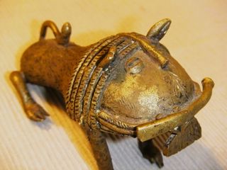 FIGURA DE LEÓN, ARTE ÉTNICO AFRICANO
