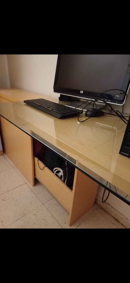 Escritorio de madera