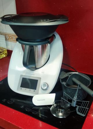 Thermomix Tm5 con 2 vasos y cookidoo