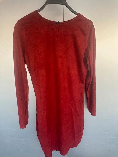 mini vestido rojo con effecto ante, M.