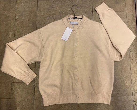 bomber jersey de punto. Mango. talla M.