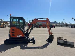 MINI EXCAVADORA DE GOMAS HITACHI ZX 33 U.