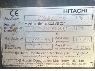 MINI EXCAVADORA DE GOMAS HITACHI ZX 33 U.