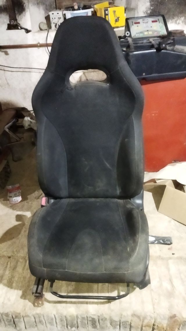 Asientos Subaru Impreza. Leer.