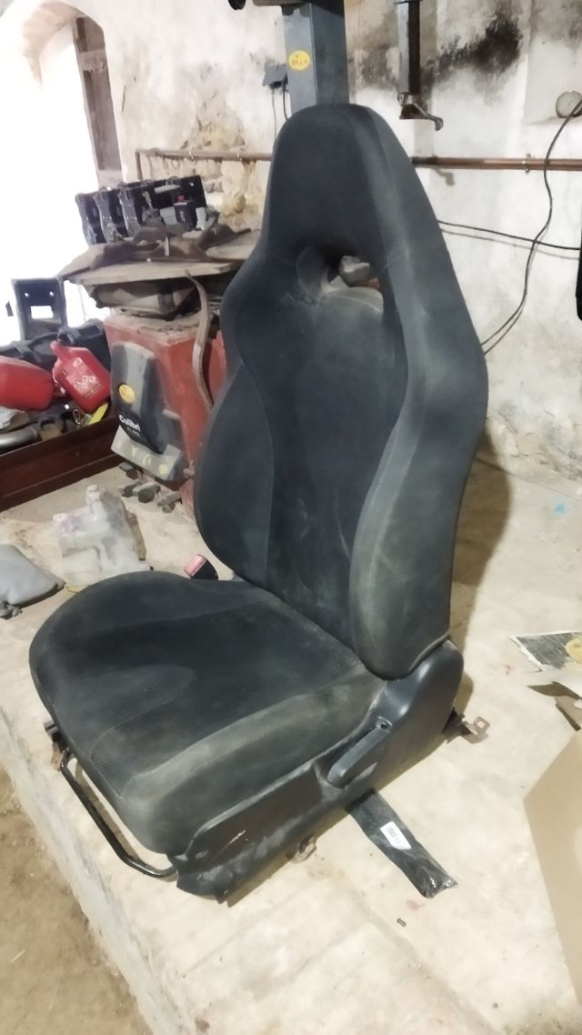 Asientos Subaru Impreza. Leer.