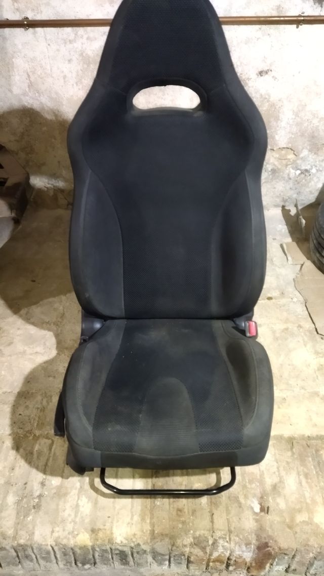 Asientos Subaru Impreza. Leer.