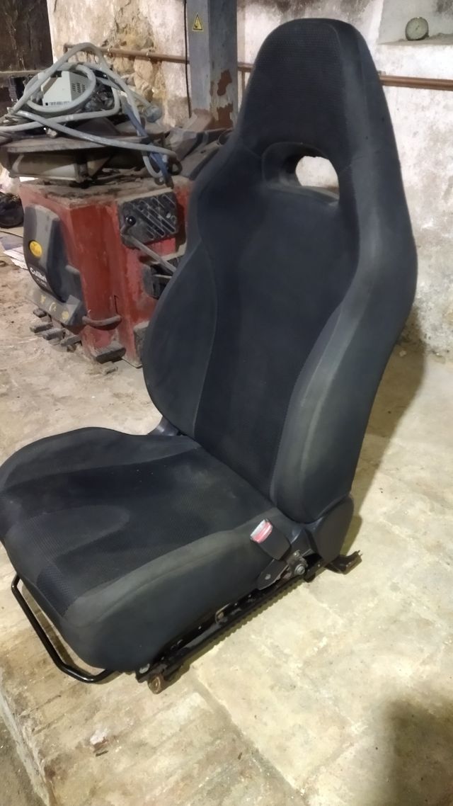 Asientos Subaru Impreza. Leer.