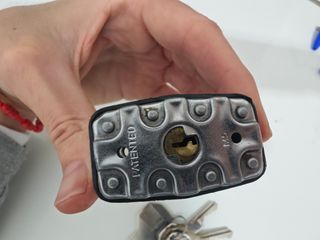 Candado de seguridad más cadena acerada