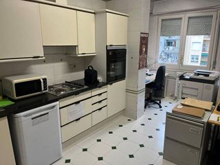 Oficina en alquiler en Eixample Nord – La Devesa en Girona