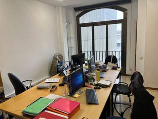 Oficina en alquiler en Eixample Nord – La Devesa en Girona