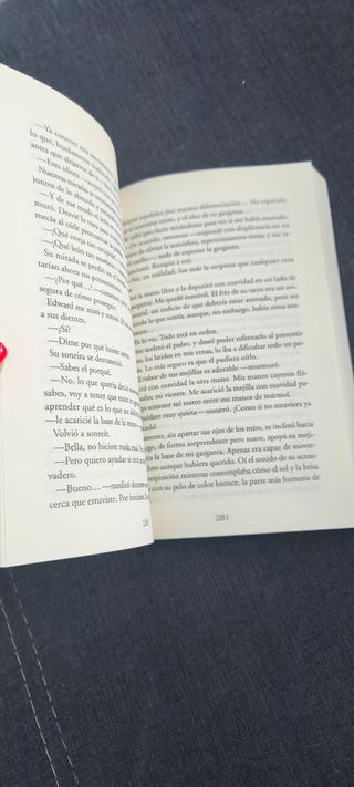 Crepúsculo (Saga Crepúsculo 1) (Spanish Edition)