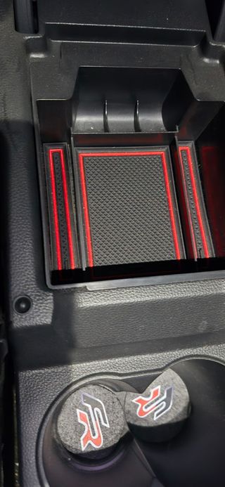 Bandeja seat ateca centralita apoyabrazos.