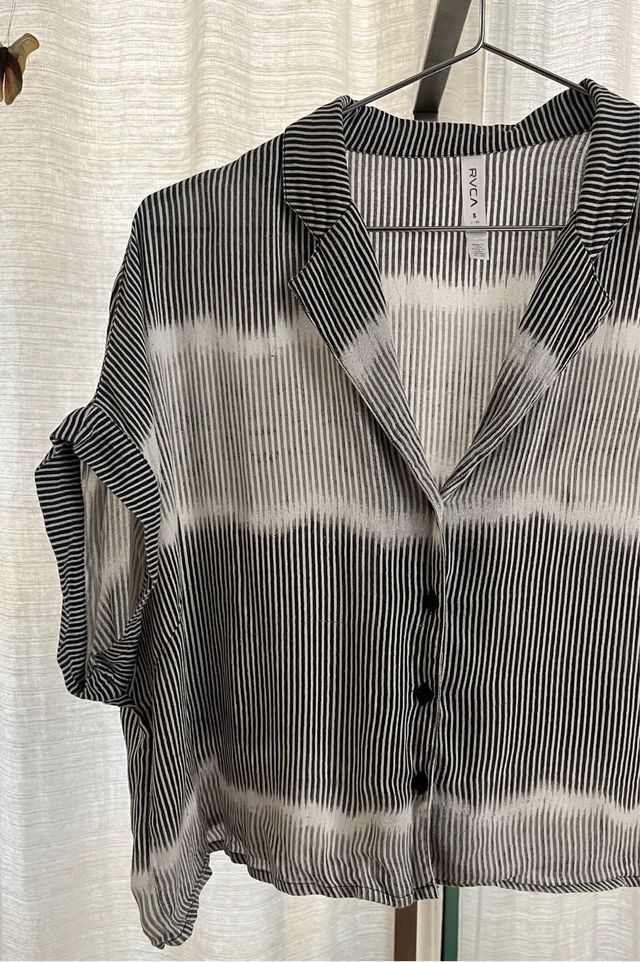 Camisa mujer blanca/negra Rvca T. S