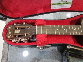 UKELELE ANTONIO CARVALLO 108