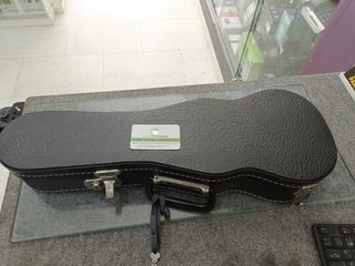 UKELELE ANTONIO CARVALLO 108