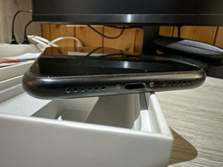 Apple iPhone XR 64 GB NO TIENE EL CUBO DE CARGA