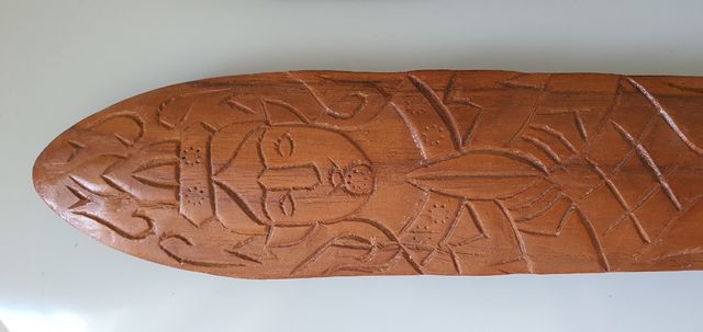 Cuchara y tenedor tallados madera teka