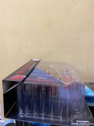 marvel select action figure scarlet witch  nuovo