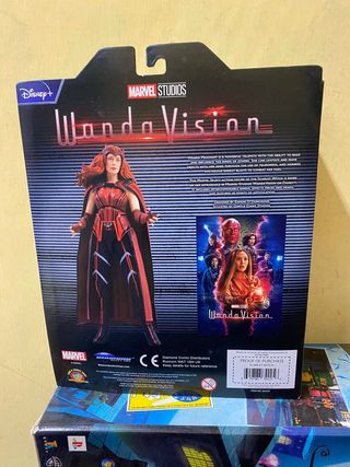 marvel select action figure scarlet witch  nuovo