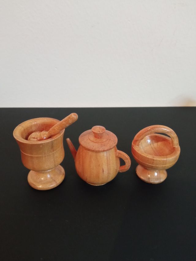 10 miniaturas de madera