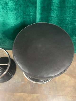 TABURETE ALTO METAL CON ASIENTO GIRATORIO