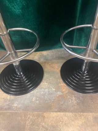 TABURETE ALTO METAL CON ASIENTO GIRATORIO