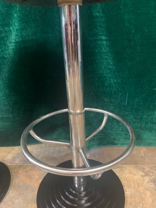 TABURETE ALTO METAL CON ASIENTO GIRATORIO