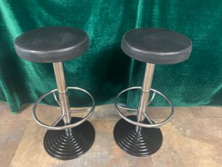 TABURETE ALTO METAL CON ASIENTO GIRATORIO