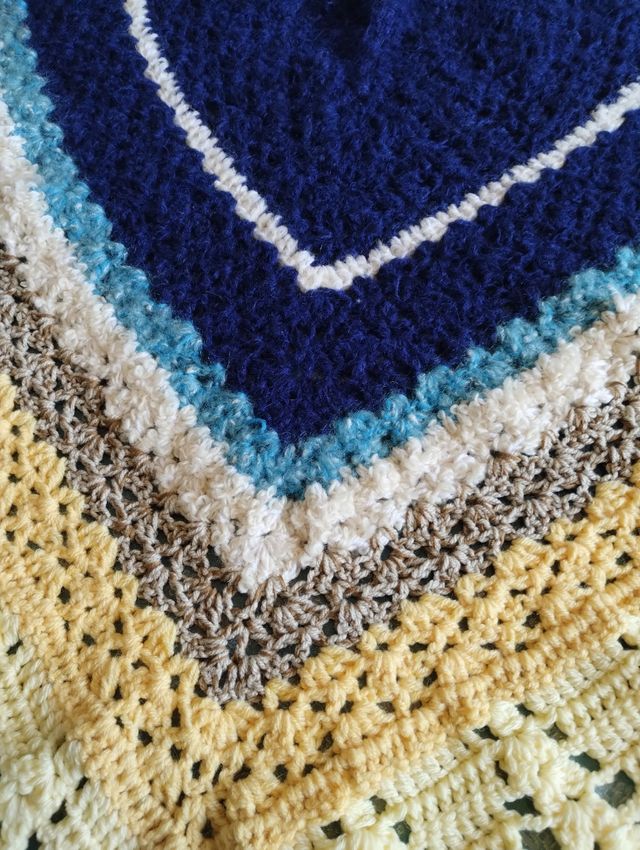 Poncho mantella fatta a mano