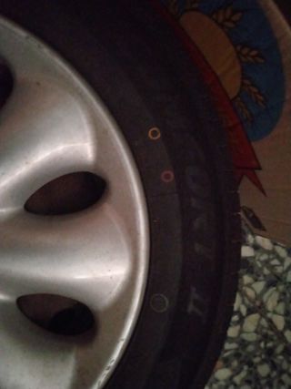 5 neumáticos buen estado