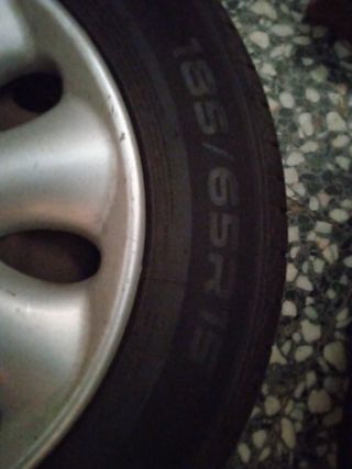 5 neumáticos buen estado