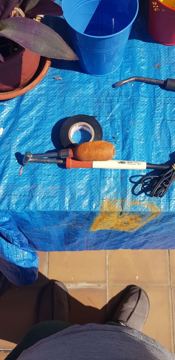 Soldador eléctrico + accesorios