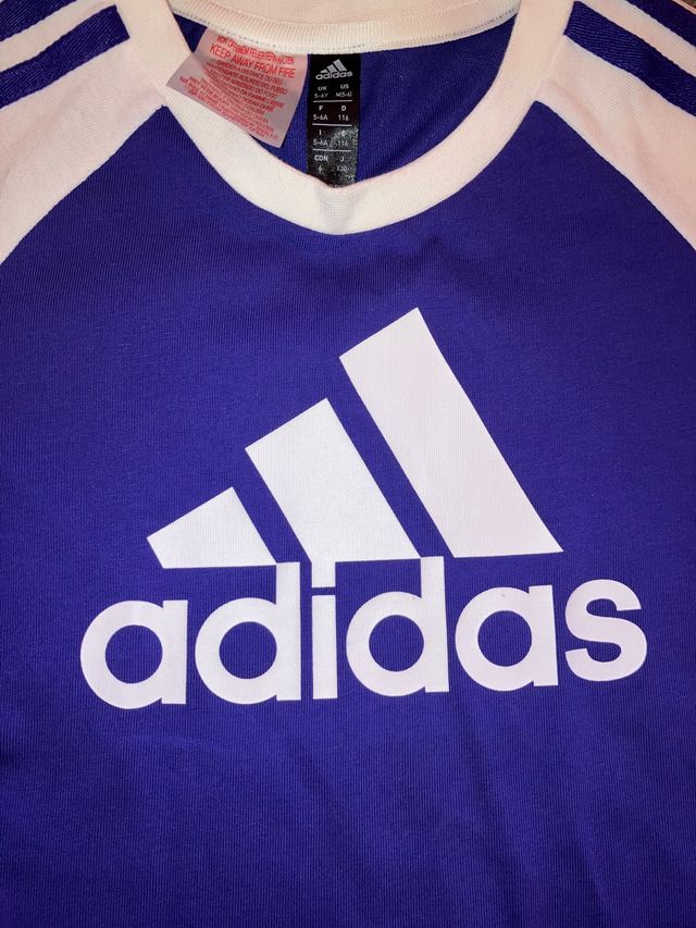 Camiseta Adidas talla 5-6 años