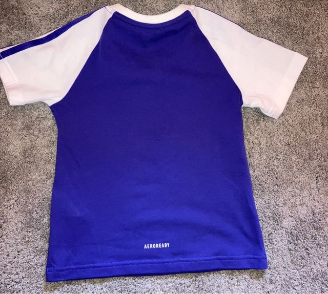 Camiseta Adidas talla 5-6 años