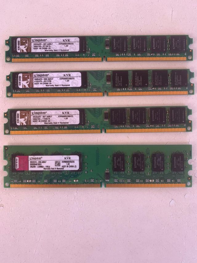 4 Memorias RAM KINGSTON DDR2 2GB cada una