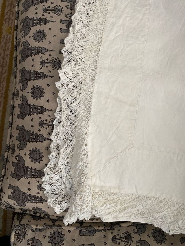 Sabanas muy antiguas de lino-hilo