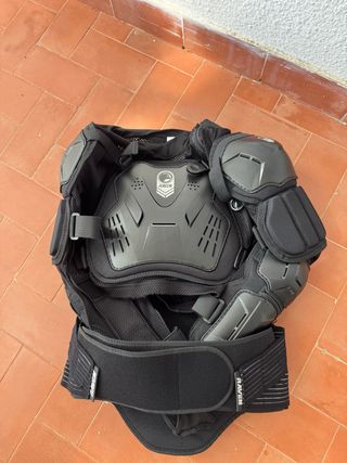 Peto Raven Enduro - Protecciones