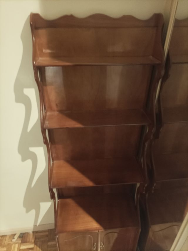 Estantería de madera