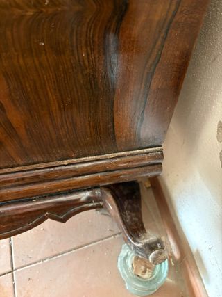 Aparador antiguo de madera (100+ años)