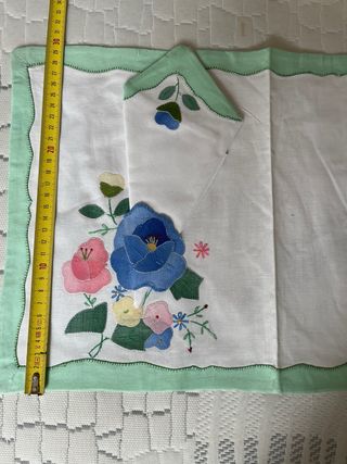 Juego de manteles individuales - Flores bordadas