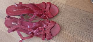 Sandalias rojas