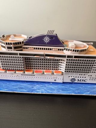 Barco MSC crucero maqueta 53x10cm