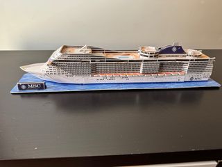 Barco MSC crucero maqueta 53x10cm