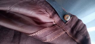 Pantalón premamá lino marrón. El Corte Inglés.