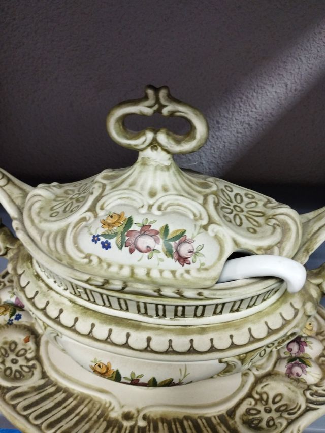 Sopera con bandeja y cazo 40x30